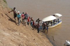 Dassanech - Easy crossing the Omo River by motorboat