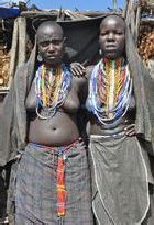 Arbore girls